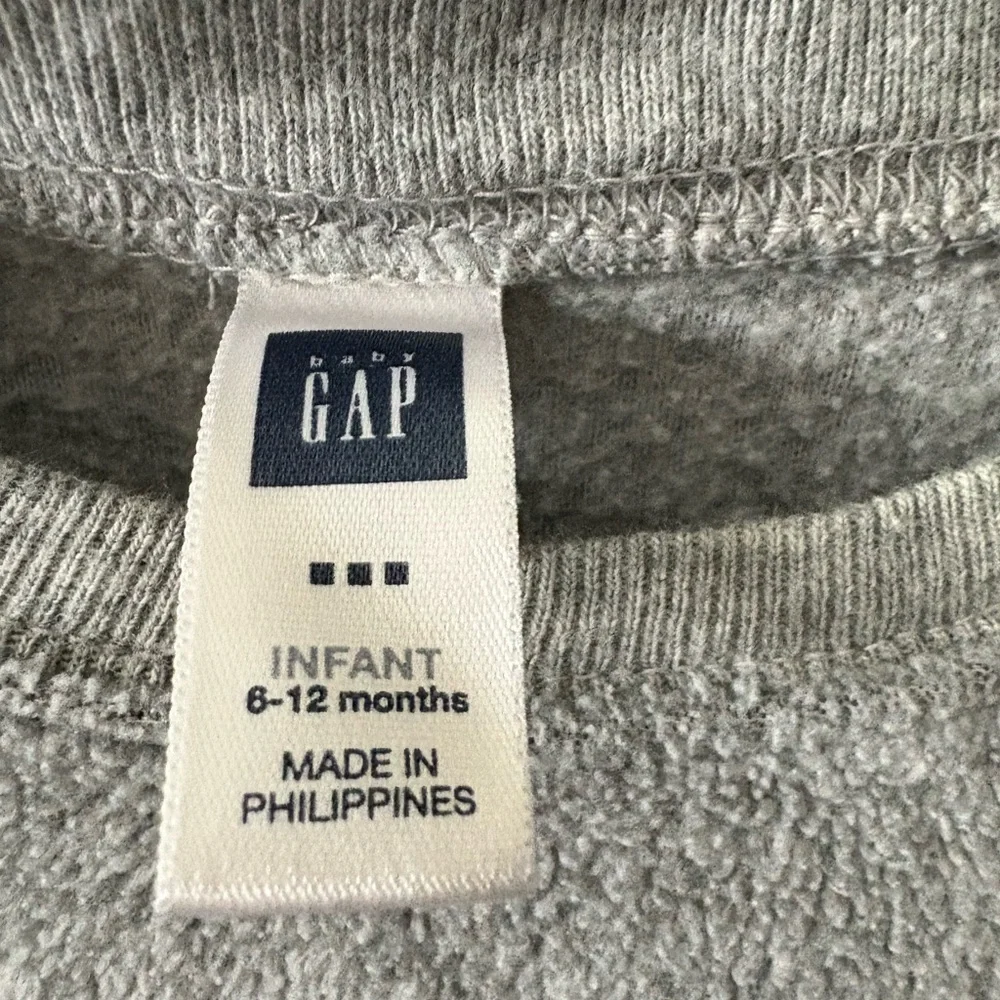 GAP Infant Gray Sweater one piece outfit size 6-12mo